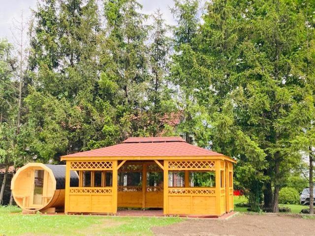 Kalinowy Sad Domki Z Jacuzzi I Sauna Mikołajki Exterior foto